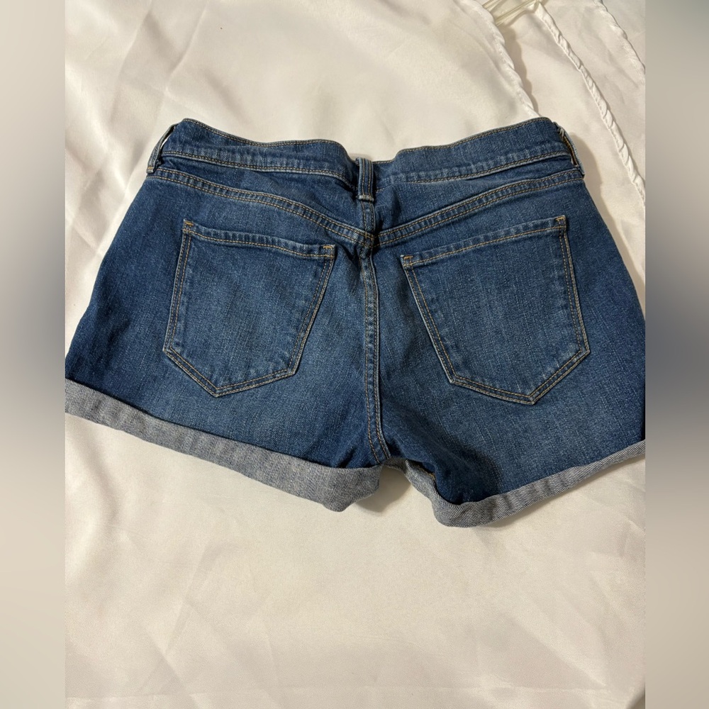 Old Navy Women’s size 4 Midrise Boyfriend blue jeans shorts distressed‎ - Picture 2 of 11